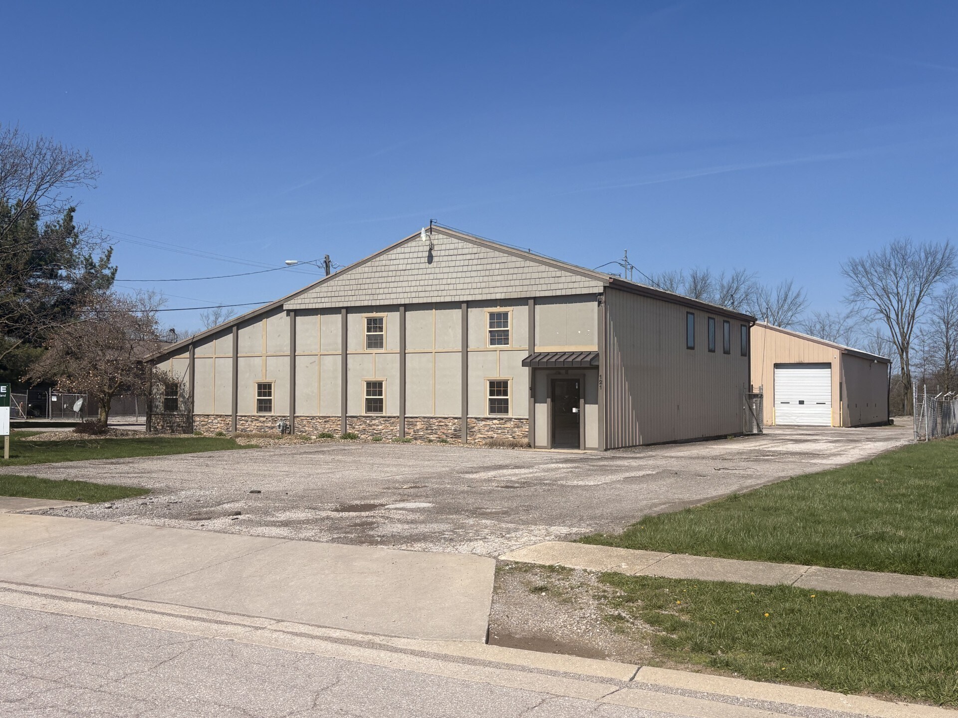 121 Commerce Dr, LaGrange, OH for sale Primary Photo- Image 1 of 5