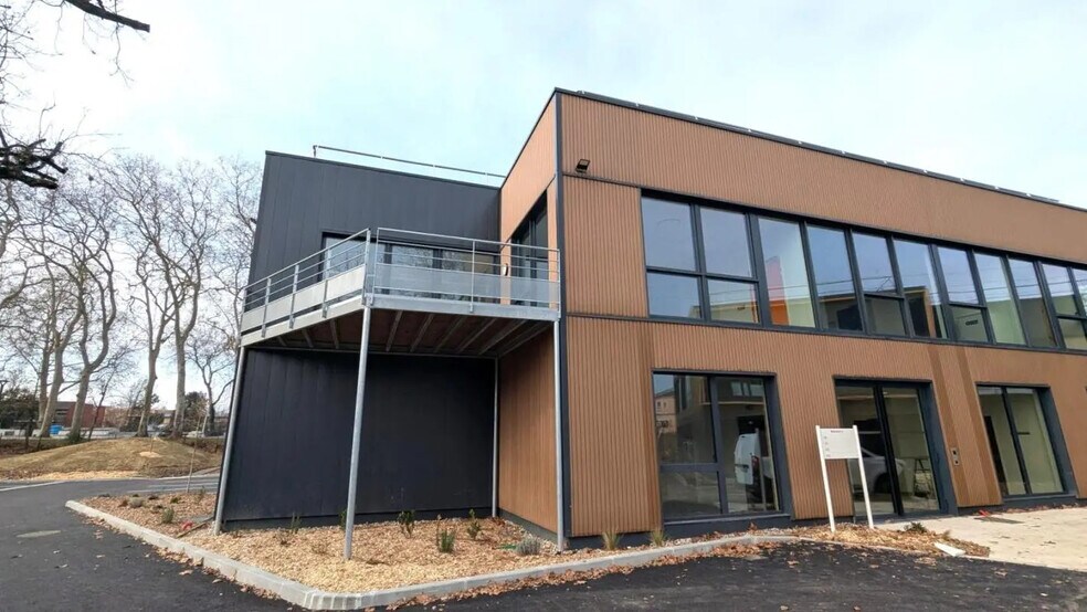 Bureau dans Ramonville-Saint-Agne à louer - Photo du bâtiment - Image 3 de 17