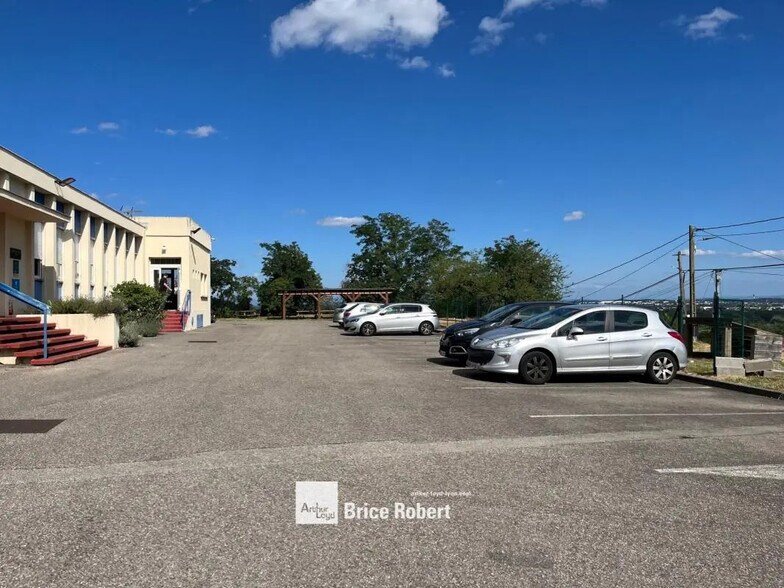 86 Rue De La Pelletière, Rillieux-la-Pape à vendre - Photo du bâtiment - Image 3 de 4