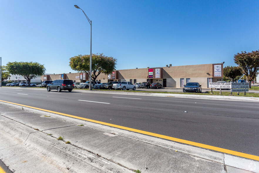 6900-6936 NW 72nd Ave, Miami, FL for sale - Building Photo - Image 1 of 1