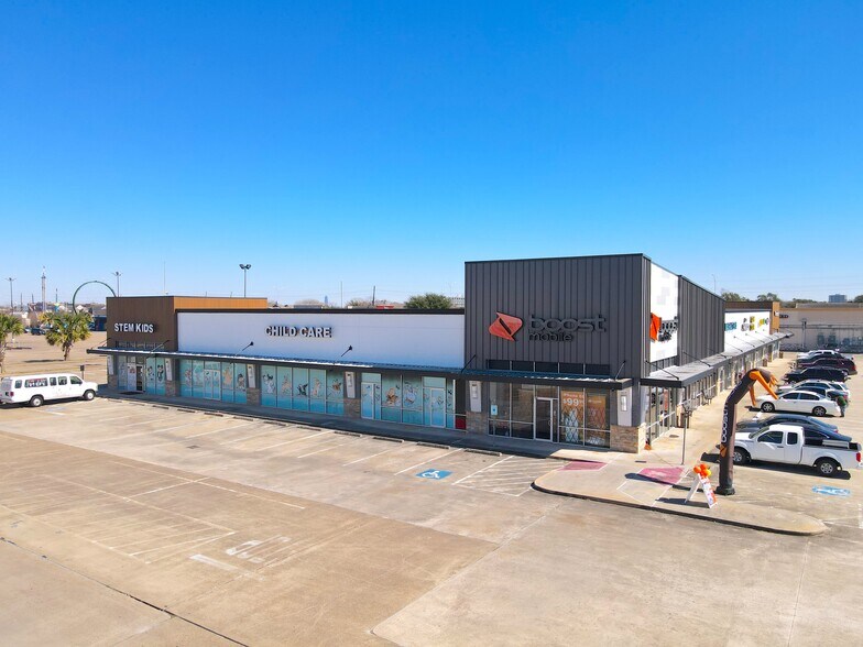 9404 W Sam Houston Pky S, Houston, TX à vendre - Photo du bâtiment - Image 2 de 11