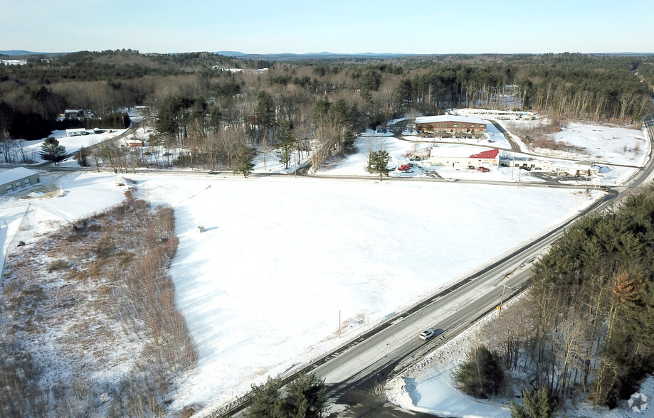 0 Fogg Rd, Epping, NH à louer - Photo principale - Image 1 de 12