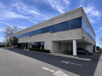 Plus de détails pour 4400 Veterans Memorial Hwy, Holbrook, NY - Bureau à vendre