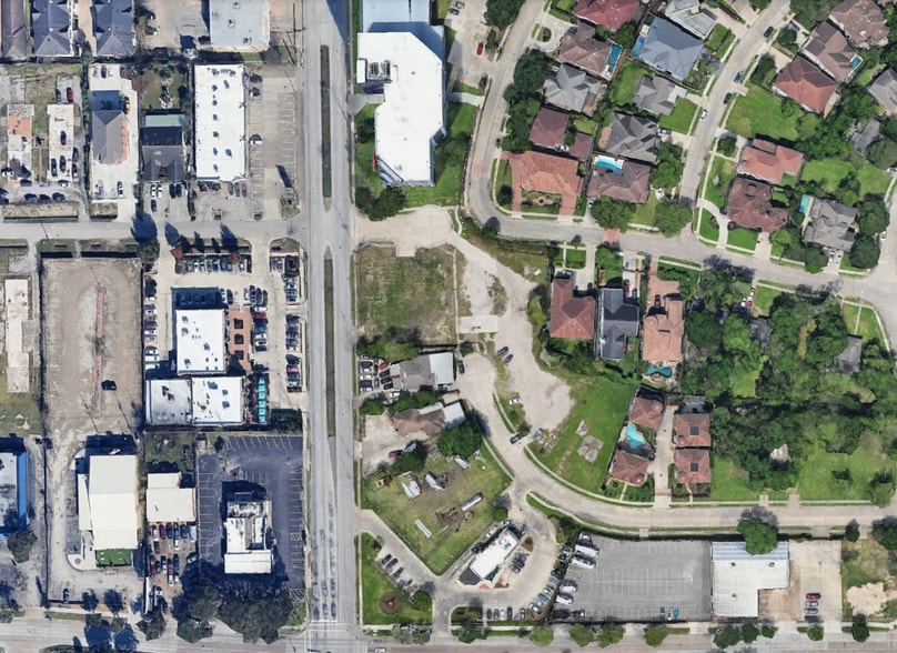 3111 Chimney Rock Rd, Houston, TX à louer - Photo du bâtiment - Image 3 de 8