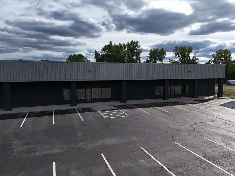 609-621 E Bigelow Ave, Findlay, OH for lease - Building Photo - Image 2 of 13