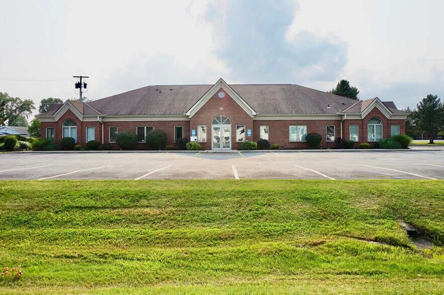 1120 Youngs Rd, Williamsville, NY à vendre - Photo du bâtiment - Image 1 de 16