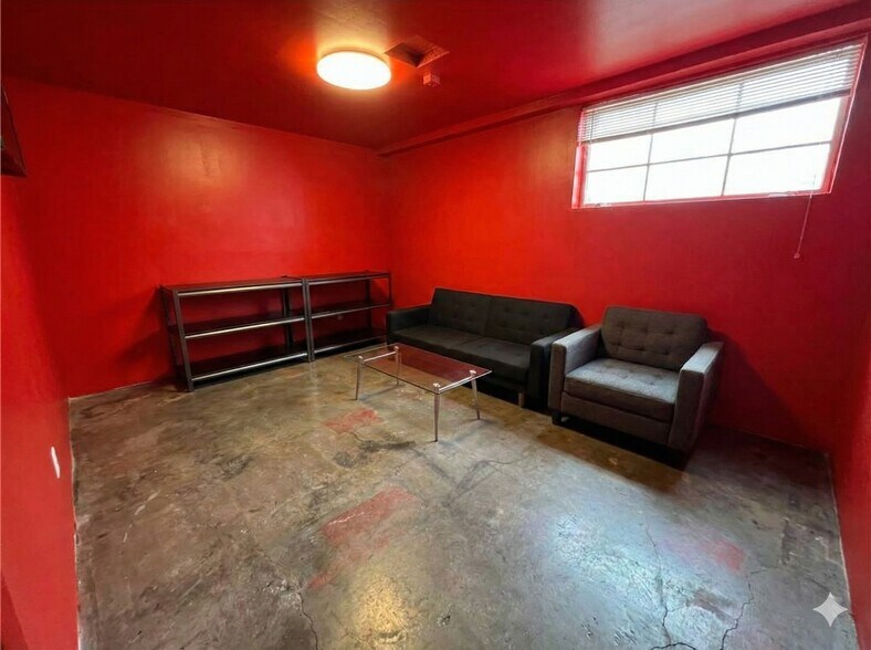 3242 Fowler St, Los Angeles, CA à vendre - Photo du bâtiment - Image 3 de 26