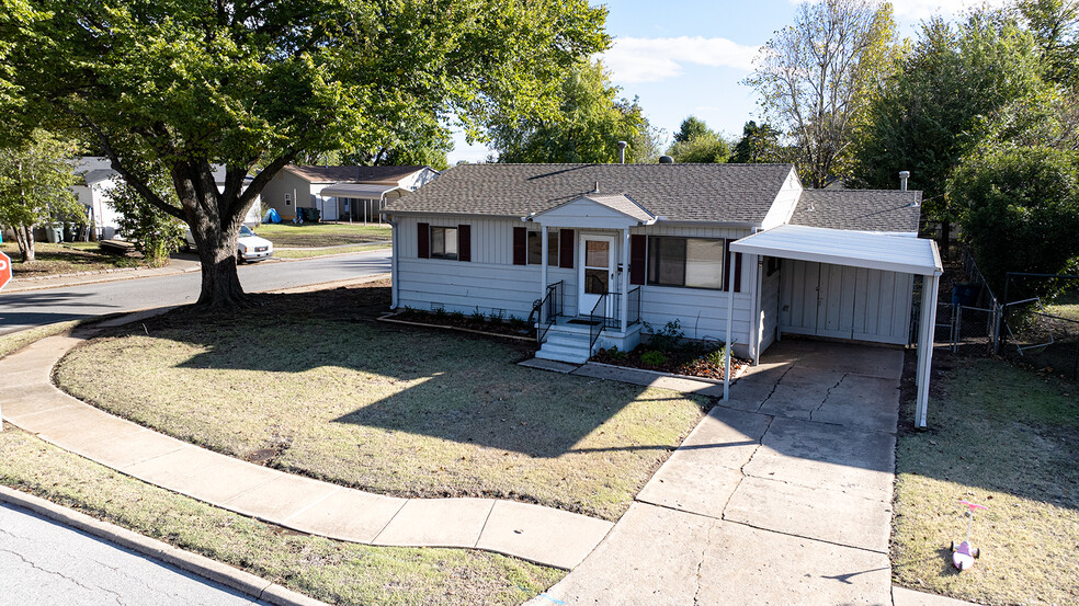 200 W 8th St, Edmond, OK à vendre - Photo principale - Image 1 de 1