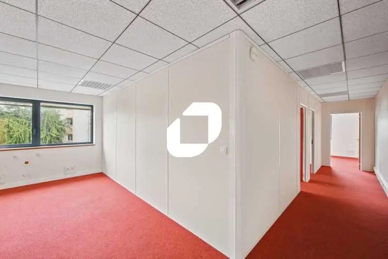Office in Palaiseau for lease - Interior Photo - Image 3 of 13
