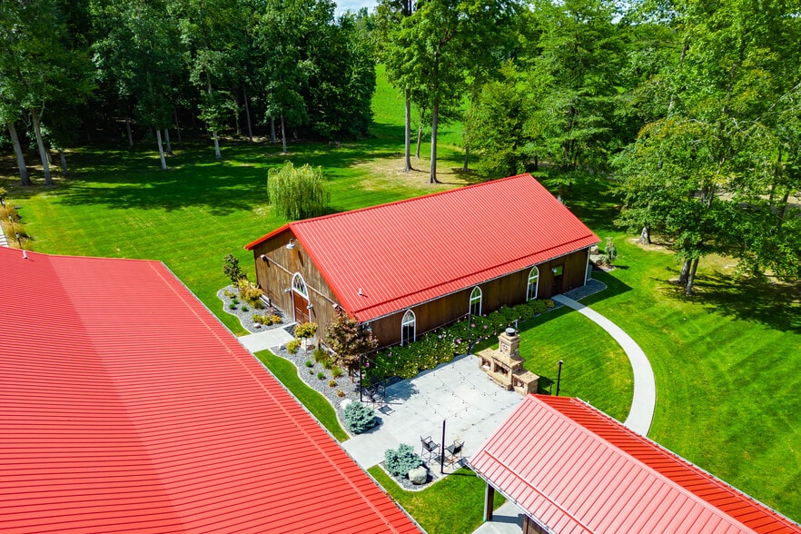 2130 W County Road 200 N, North Vernon, IN à vendre - Photo du bâtiment - Image 2 de 18
