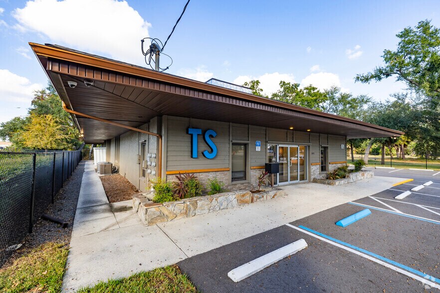 5001 Lemon St W, Tampa, FL à louer - Photo du bâtiment - Image 1 de 28