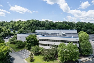100 Corporate Dr, Mahwah, NJ - Aerial  map view