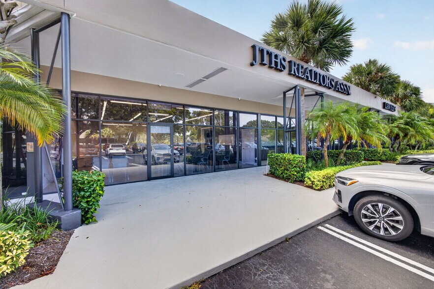 2151 S Alternate A1A Hwy, Jupiter, FL à vendre - Photo du bâtiment - Image 2 de 67