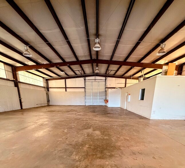 3856 Industrial Cir, Bossier City, LA for lease - Building Photo - Image 2 of 8