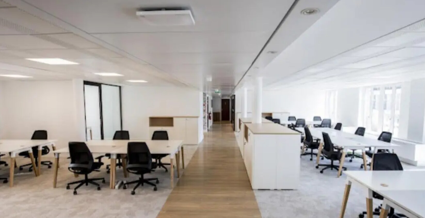 16-18 Rue De Londres, Paris for lease Interior Photo- Image 1 of 4