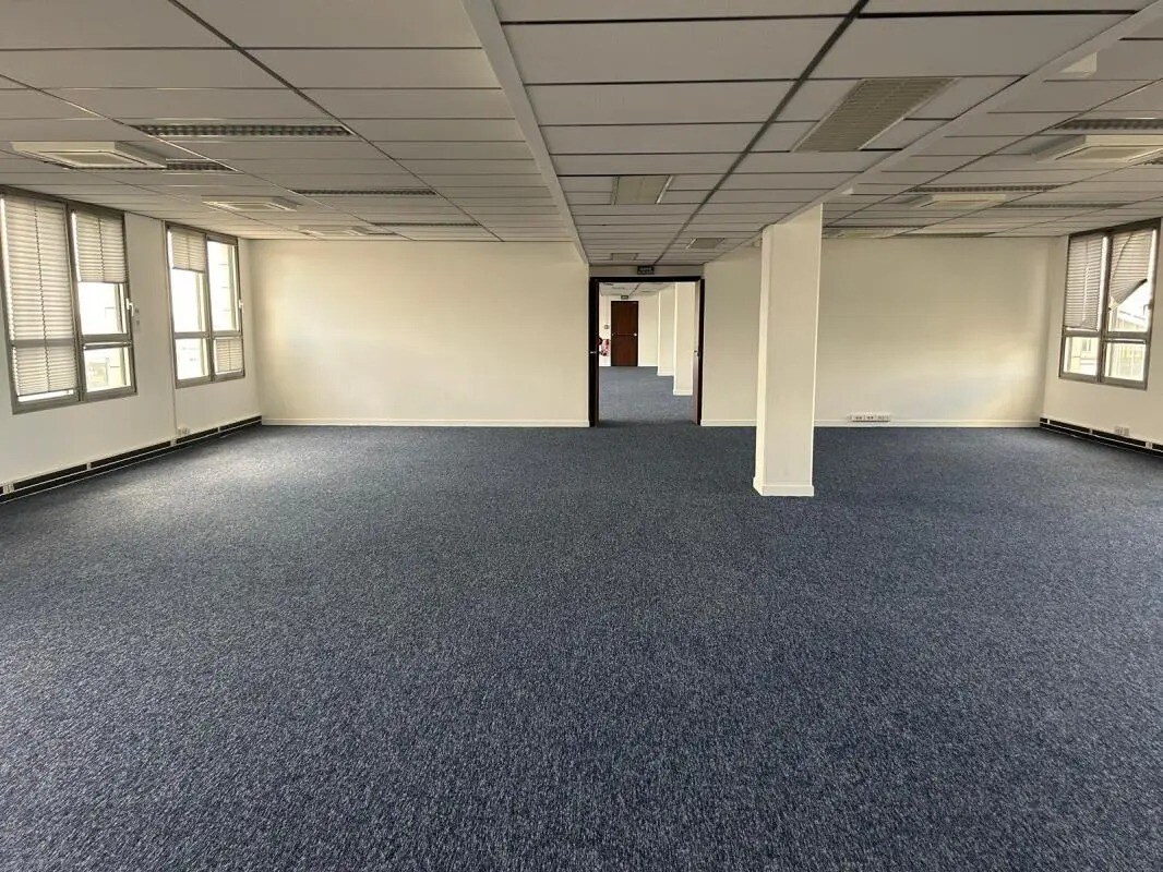 259-261 Rue De Paris, Montreuil for lease Interior Photo- Image 1 of 2