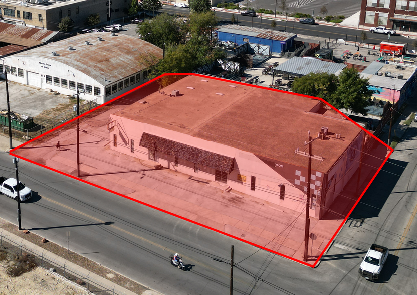 923-927 N Alamo St, San Antonio, TX for lease - Building Photo - Image 1 of 3