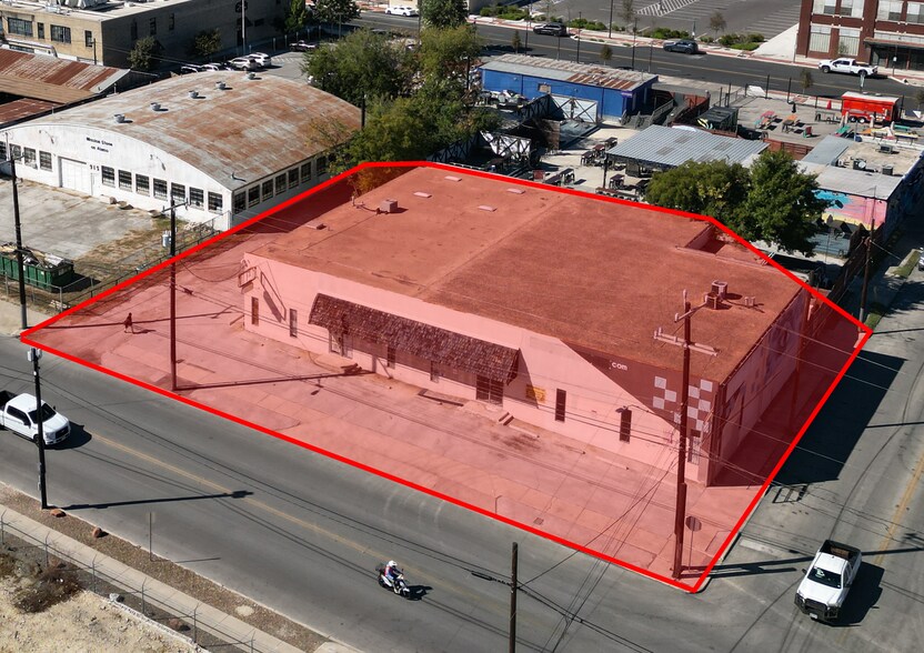 923-927 N Alamo St, San Antonio, TX à louer - Photo du bâtiment - Image 2 de 3