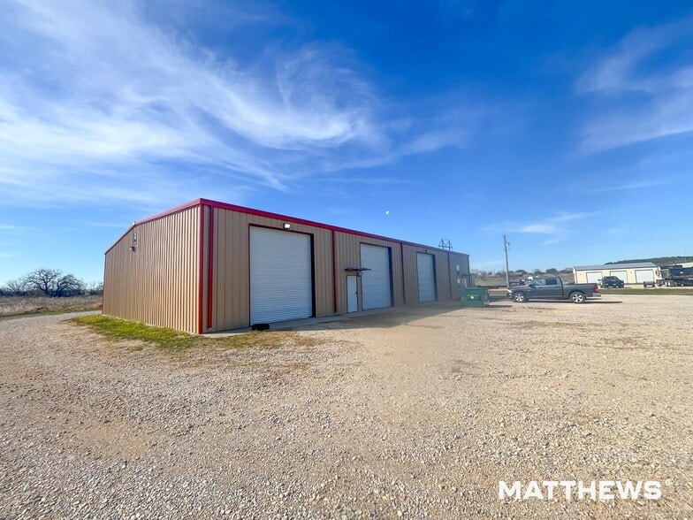 124 Cambridge Park Trl, Weatherford, TX for sale - Primary Photo - Image 1 of 3