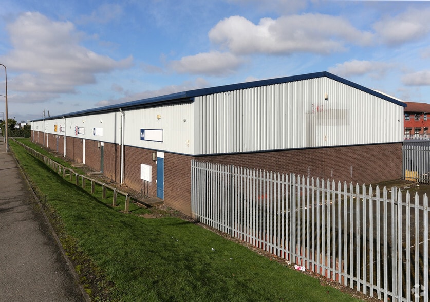 Burma Dr, Hull for lease - Building Photo - Image 3 of 7