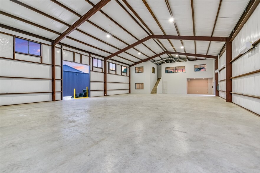 15210 Fitzhugh Rd, Austin, TX for sale - Building Photo - Image 1 of 16
