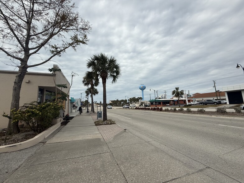 520 E Venice Ave, Venice, FL for lease - Building Photo - Image 3 of 11