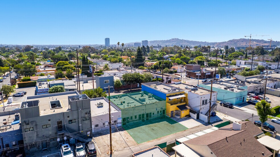 2729-2735 S Robertson Blvd, Los Angeles, CA à vendre - Photo du bâtiment - Image 3 de 12