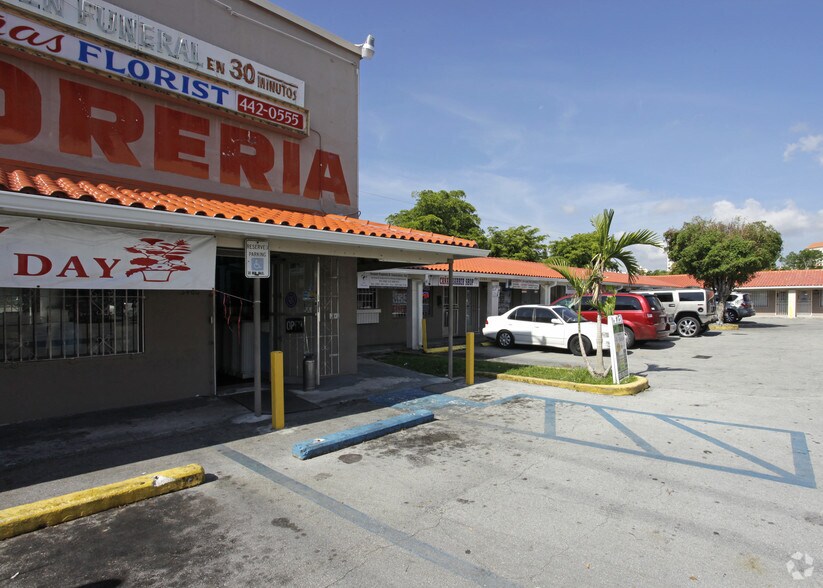 3400-3410 SW 8th St, Miami, FL à louer - Photo du bâtiment - Image 2 de 3