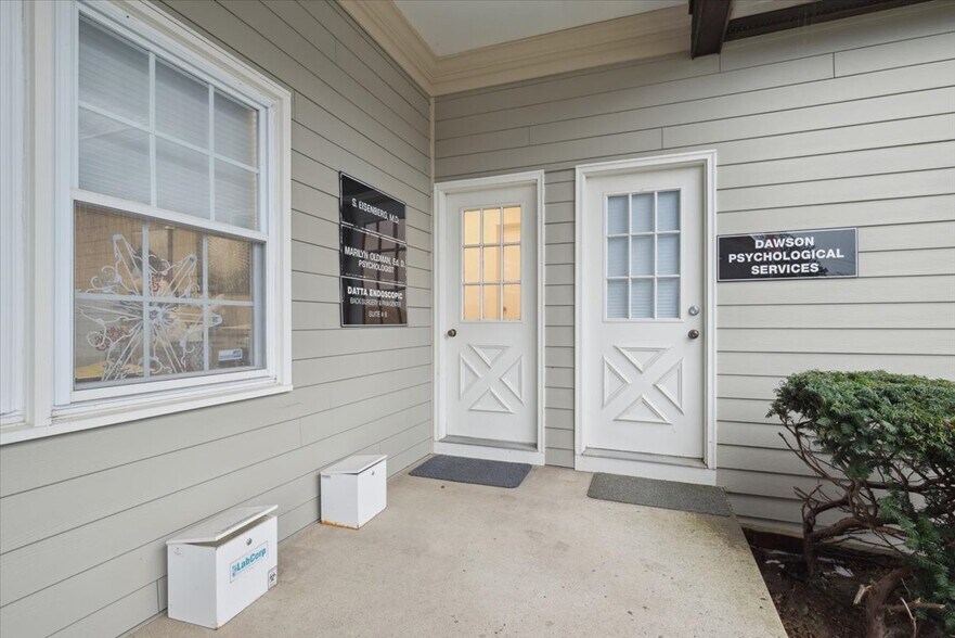 10 Shawnee Dr, Watchung, NJ à louer - Photo du bâtiment - Image 3 de 14