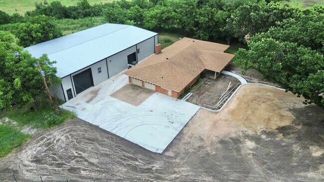 More details for 10025 Farm to Market 1660, Hutto, TX - Industrial for Lease