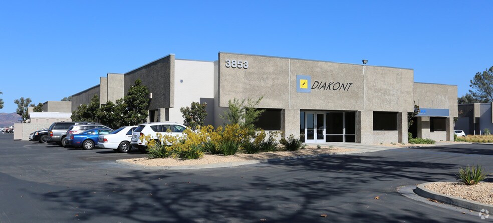 3853 Calle Fortunada, San Diego, CA à louer - Photo du bâtiment - Image 3 de 6