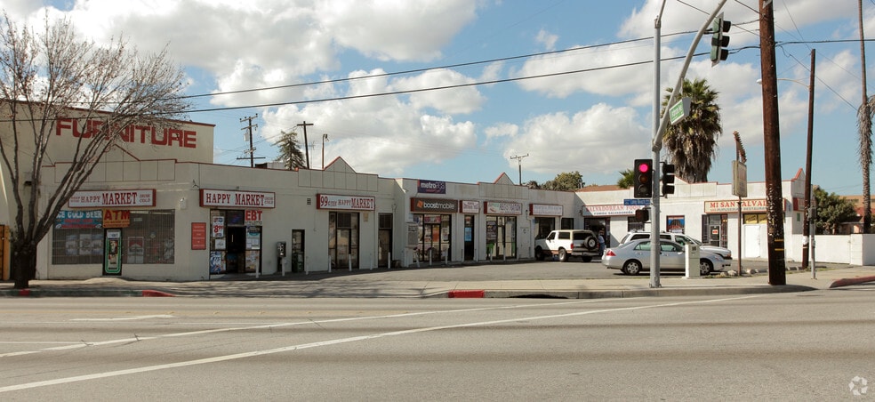 8601-8605 Long Beach Blvd, South Gate, CA for lease - Primary Photo - Image 1 of 3
