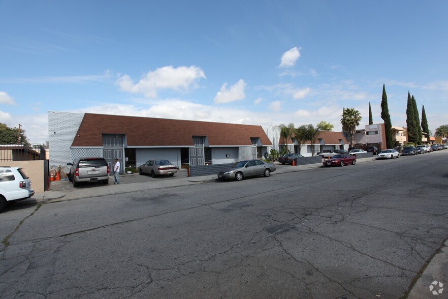 8033 Remmet Ave, Canoga Park, CA for lease - Building Photo - Image 2 of 3