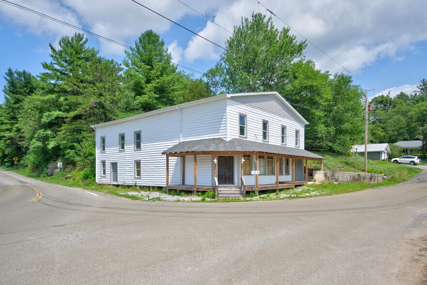 11 Mount Zion Rd, Elk Creek, VA à vendre - Photo du bâtiment - Image 2 de 59