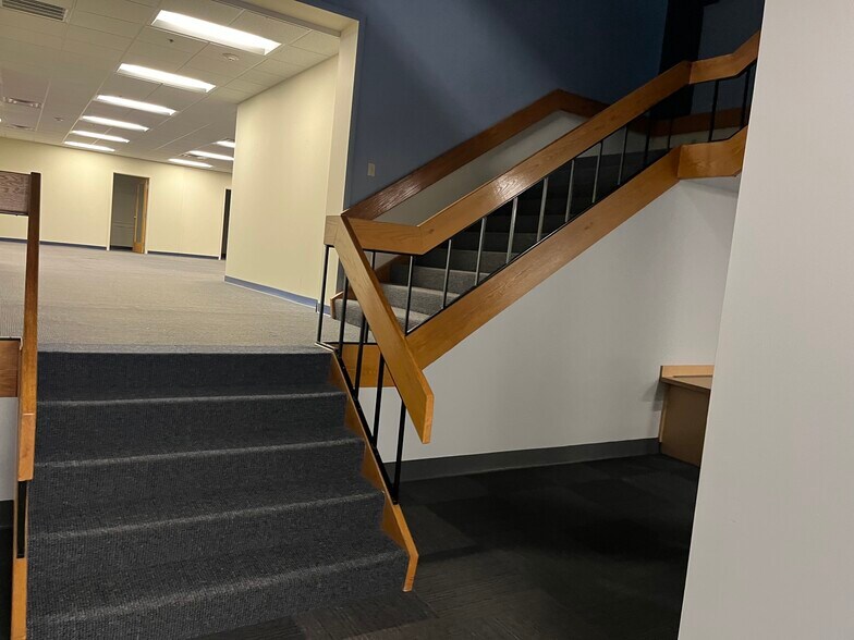 376 Newport Ave, Rumford, RI à louer - Photo du bâtiment - Image 2 de 7