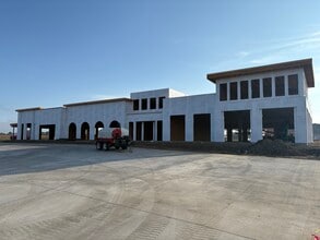 2285 Grand Prairie Pky, Waukee, IA for lease Construction Photo- Image 2 of 2