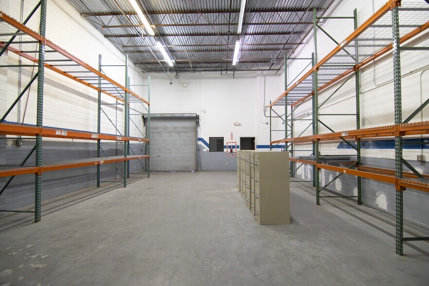 2600 118th Ave N, Saint Petersburg, FL à louer - Photo intérieure - Image 3 de 40