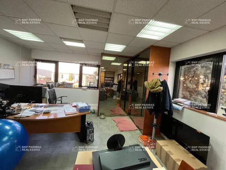 Flex in Genas for lease - Interior Photo - Image 2 of 20