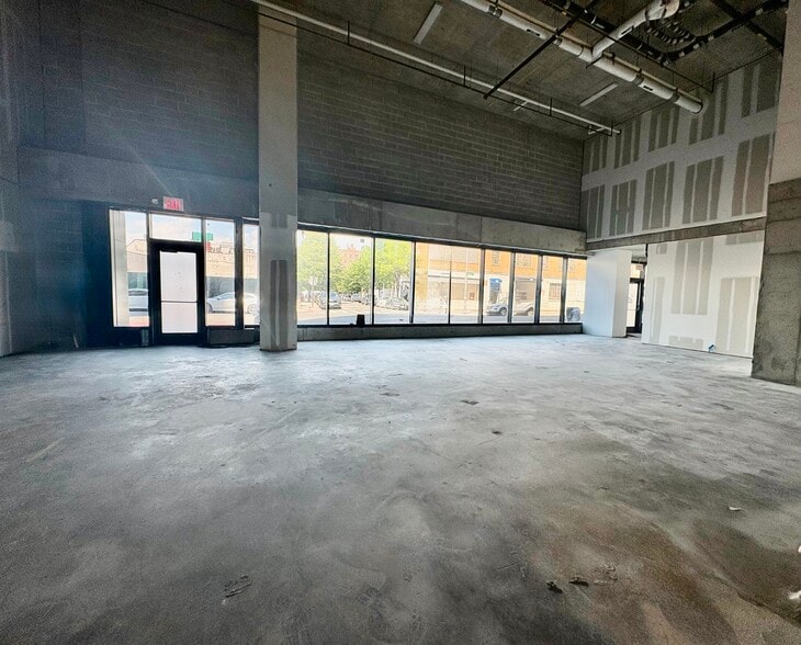 14810 Archer Ave, Jamaica, NY for lease - Interior Photo - Image 2 of 9