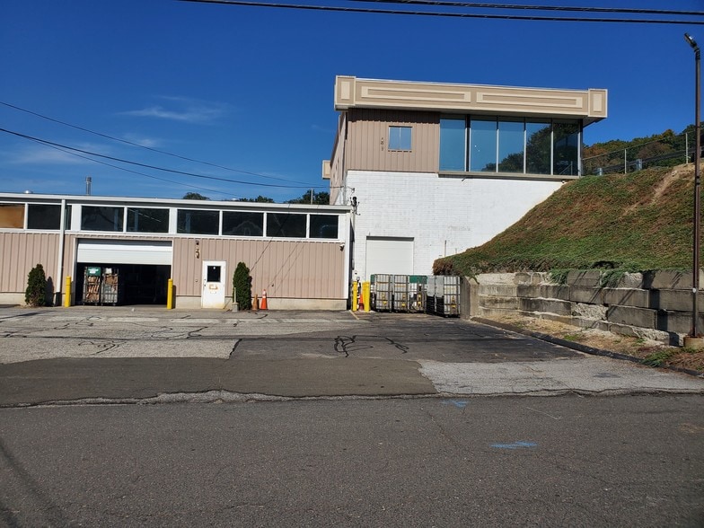 155 New Haven Ave, Derby, CT for lease - Primary Photo - Image 1 of 18