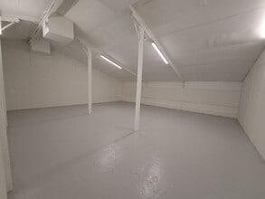 Kimblewick Rd, Aylesbury for lease Interior Photo- Image 1 of 2