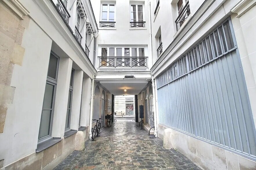 Bureau dans Paris à louer - Photo du bâtiment - Image 1 de 4