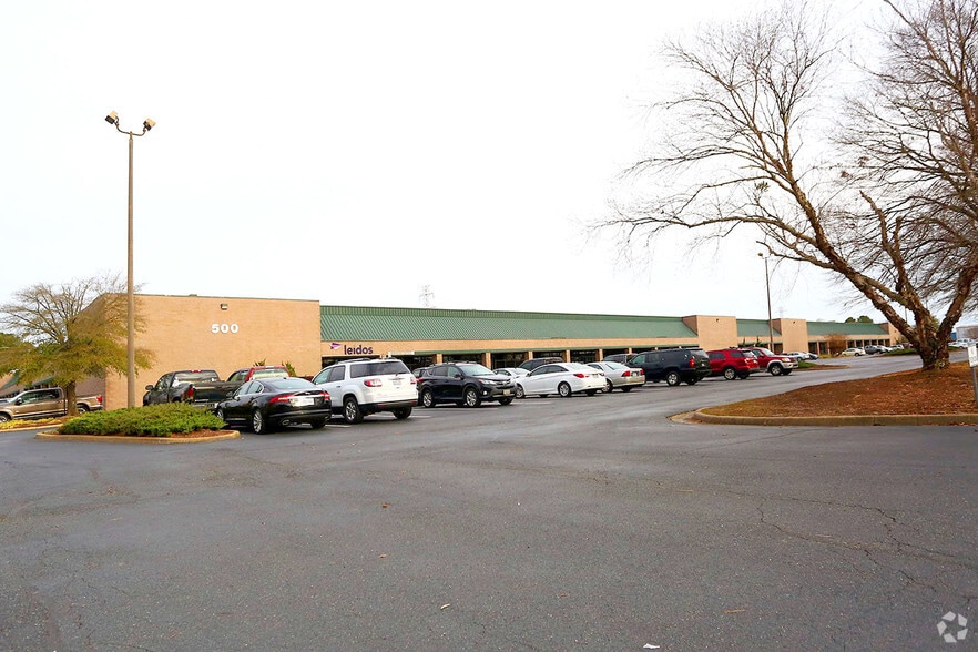 500 Woodlake Dr, Chesapeake, VA for lease - Primary Photo - Image 1 of 12