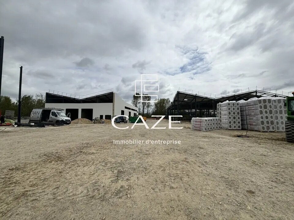 Flex in Carbon-Blanc for sale Building Photo- Image 1 of 9