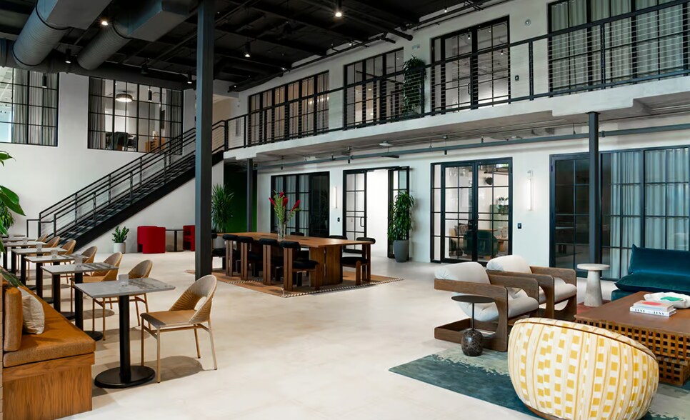 2143 NW First Ave, Miami, FL à vendre - Photo du bâtiment - Image 3 de 36
