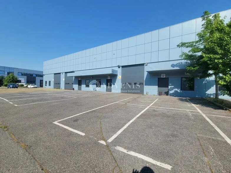 Industrial in Gennevilliers for lease - Building Photo - Image 2 of 10
