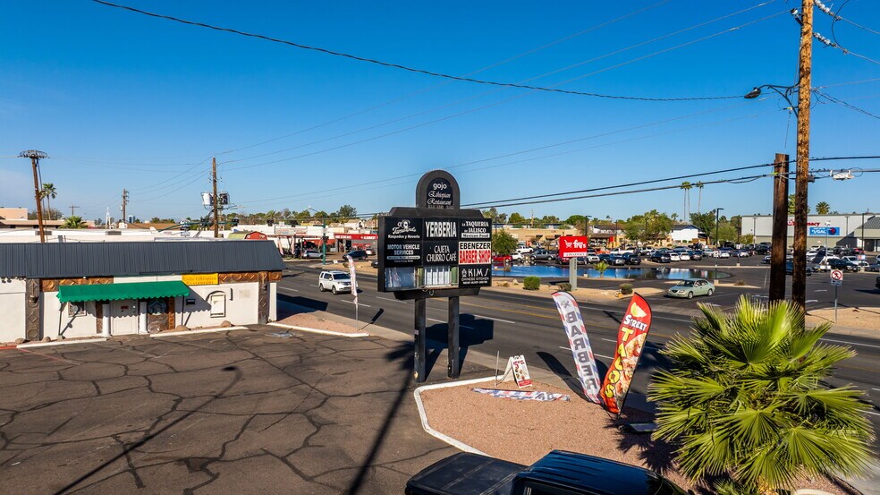 3015 E Thomas Rd, Phoenix, AZ à louer - Photo du bâtiment - Image 3 de 4