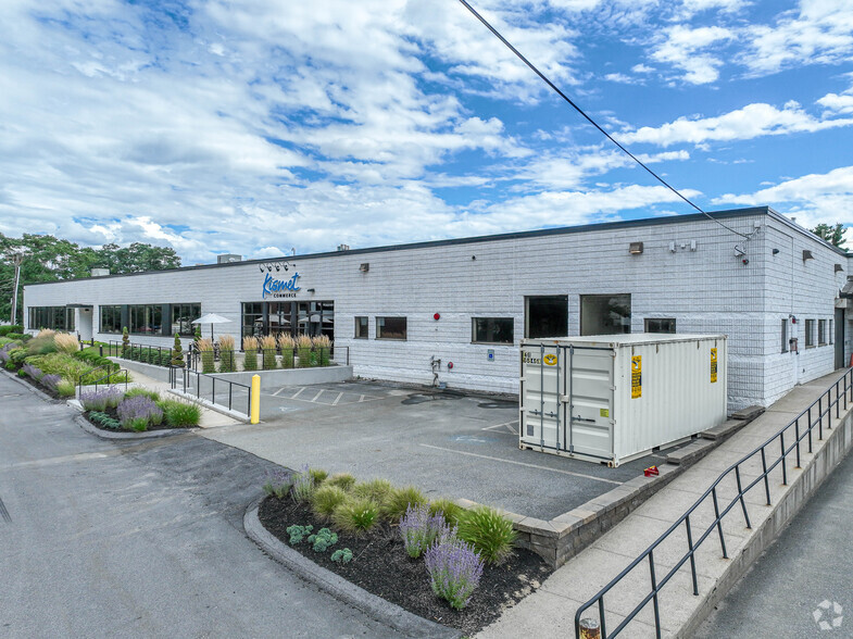 77 Rowe St, Newton, MA for lease - Building Photo - Image 1 of 6