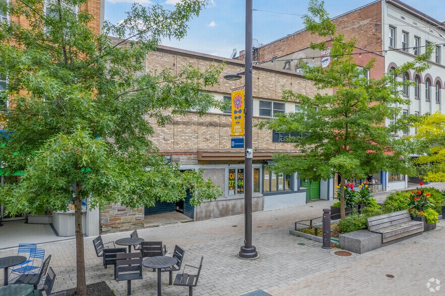 214 E State St, Ithaca, NY à louer - Photo du bâtiment - Image 2 de 3