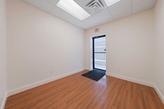 152 Islip Ave, Islip, NY for lease Interior Photo- Image 2 of 15